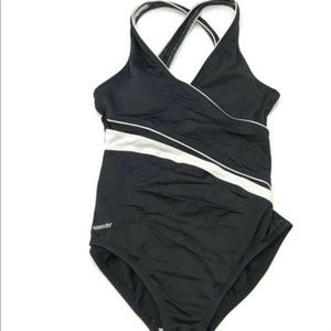 Speedo Women's Envoltura Size 18 Black White Criss-Cross Back One Piece Swimsuit